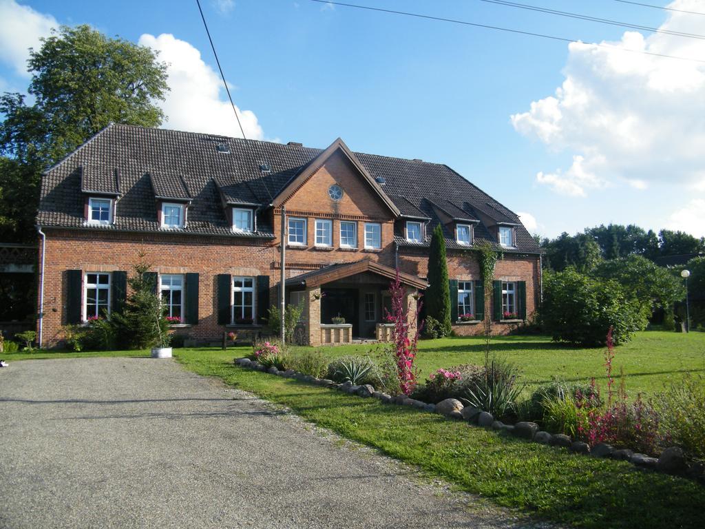 Gutshaus Daemelow Tussen Schwerin En Wismar Eksteriør billede